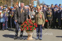 Возложение цветов к Вечному Огню в Нижегородском кремле