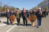 Возложение цветов к Вечному Огню в Нижегородском кремле