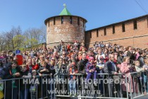 Возложение цветов к Вечному Огню в Нижегородском кремле