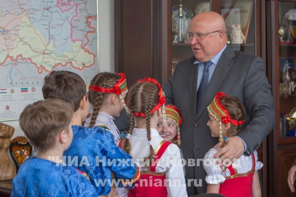 Губернатор Нижегородской области Валерий Шанцев встретился с школьниками – авторами книги Сказка про чудеса