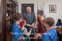 Губернатор Нижегородской области вручил ребятам свои подарки