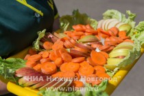 Около полугода она будет питаться молоком, а еду взрослых зубров (сено, отруби и морковь) начнёт пробовать через три недели