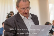 Александр Перов заявил, что на имя фракции КПРФ в Думе поступило обращение с 20 тысячами подписями нижегородцев за отставку главы администрации