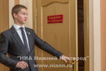 Ученик 11 Ф класса лицея №40 Артем Белёв приступает к исполнению обязанностей главы администрации Нижнего Новгорода в День самоуправления, посвященного Международному дню защиты детей