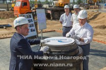 Глава администрации Нижнего Новгорода Олег Кондрашов и директор ОАО Нижегородский водоканал Сергей Агафонов 23 июня закрыли люк колодца нового коллектора