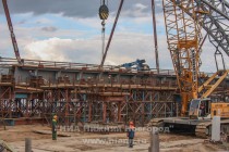 Строительные работы и подготовка к монтажу арочной пролетной конструкции на дублере Борского моста в Нижнем Новгороде