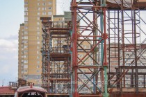 Строительные работы и подготовка к монтажу арочной пролетной конструкции на дублере Борского моста в Нижнем Новгороде