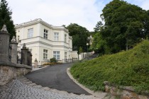 Вилла Лютцов - единственное здание в Карловых Варах в стиле ампир