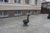 Поеданием жирного арзамасского гуся заканчивалось каждое заседание литературного общества Арзамас (памятник на ул. Маркса скульптора Вячеслава Потапина)