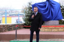 Открытие памятника лебединой верности в нижегородском зоопарке Лимпопо