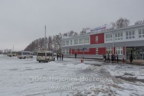 Стоянка перед автостанцией Щербинки практически пустая