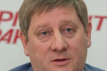 Считаю, что число районных администраций стоит снизить до трех: Нагорной, Заречной и Автозаводской, - Андрей Чертков