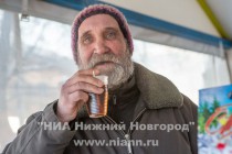 Раздача горячих обедов и новогодних подарков людям без определенного места жительства