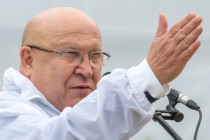 Артем Кавинов принял правильное решение, обратившись с заявлением о сложении полномочий секретаря НРО Единой России, - Валерий Шанцев