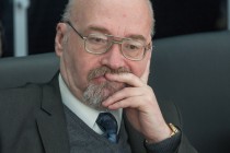 Решение вернуть в облправительство Антона Аверина прямо связано с необходимостью строительства объектов к ЧМ-2018, - Сергей Кочеров