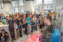 В офисе Ростелеком выстроилась очередь из желающих сфотографироваться с кубком