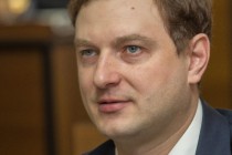 Поднятие акцизов на топливо принесет временное облегчение для бюджета, но даст негативную реакцию на всю экономику, - Михаил Сухарев