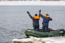 Нижегородские спасатели доставили на берег восемь рыбаков в акватории Горьковского водохранилища 15 апреля