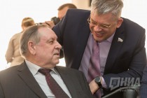 Депутаты гордумы Нижнего Новгорода VI созыва Владимир Аношкин и Александр Котельников  (слева направо)