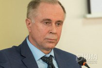 И.о. директора департамента финансов Владимир Лакасев