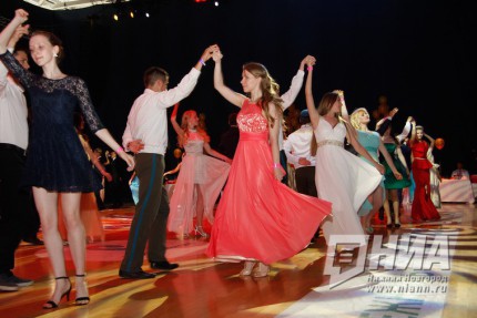 Золотой бал выпускников прошел в Нижнем Новгороде