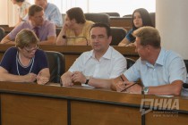 Глава администрации Ленинского района Надежда Рожкова, исполняющий обязанности главы администрации Московского района Олег Сокуров и глава администрации Нижегородского района Игорь Согин