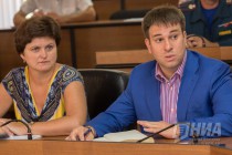 Директор департамента правового обеспечения Елена Евсикова и начальник контрольно-ревизионного управления Илья Мошес