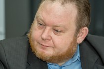 Партии в своих программах обходят вопрос о том, где изыскать средства на их предвыборные обещания, - Константин Барановский