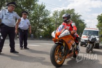 Представители Ситилинк, профессиональные пилоты MatriXRacing Team совместно с сотрудниками ДПС провели патрулирование на оживленных участках дорог города