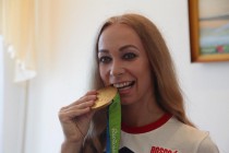 Валерий Шанцев дал поручение выделить Анастасии Максимовой 2 млн рублей и построить дом на Горьковском море
