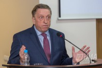 Представитель Единой России Владимир Солдатенков лидирует на выборах в ЗС НО по округу №1 на 01:00