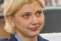 Думаю, что работу по КТС, АСКОПу и новым тарифам администрация должна все-таки вести поэтапно, - Елена Аржанова