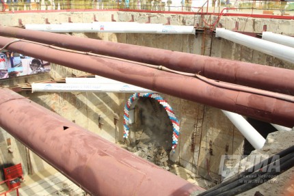 Завершены проходческие работы во втором тоннеле станции метро Стрелка в Нижнем Новгороде