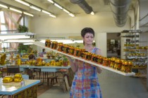 Хохломская роспись в Нижегородской области разрабатывает образцы мячей и пивных кружек для ЧМ-2018