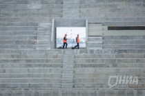 Вид сквозь выход с трибуны на город