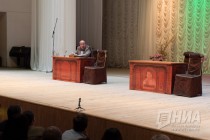 Бизнес-омбудсмен Павел Солодкий и предприниматель Сергей Кузнецов на сцене