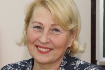 Семьям с доходом чуть выше минимума платить за питание школьников после повышения цен будет трудно, - Надежда Жукова