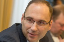 Одноглавая система муниципального управления эффективнее с точки зрения скорости принятия решений, - Александр Шаронов