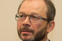 Тезис деньги – это еще не все значит гораздо больше на аптечном рынке, чем на других рынках, - Михаил Теодорович