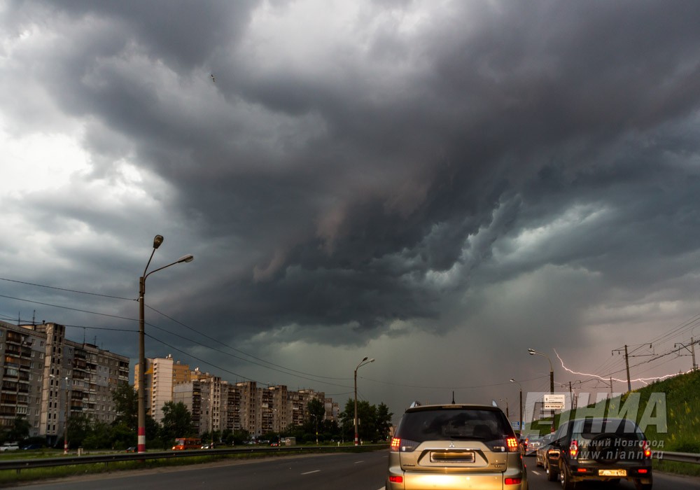 МЧС предупреждает о возможности чрезвычайных ситуаций из-за грозы в Нижегородской области 1-2 мая