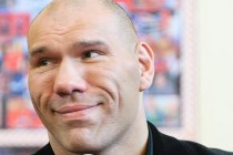 Мы зарастаем мусором, и решение этой проблемы должно было состояться еще вчера, - Николай Валуев