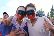 Фан-фест в Нижнем Новгороде во время матча Россия - Уругвай