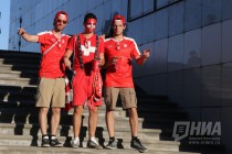 Марш швейцарских болельщиков в Нижнем Новгороде перед матчем с Коста-Рикой