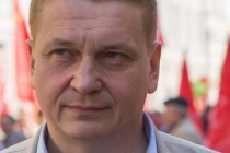 Голос улицы должен оказать большее воздействие на власть, чем голосование в региональных парламентах, - Владислав Егоров