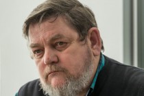 Мне кажется, что в сенаторы больше шансов уйти у Евгения Люлина, - Александр Суханов