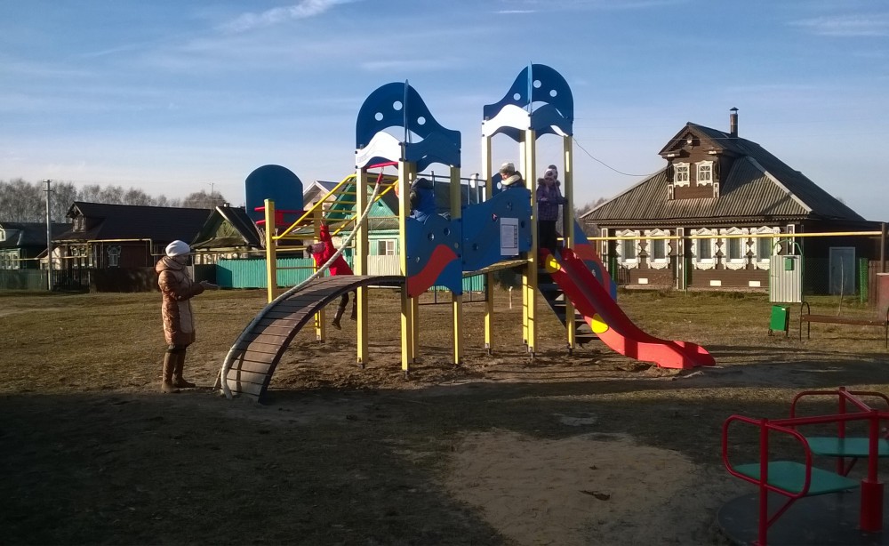 Детская площадка в д.Заскочиха