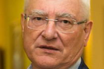 Даже при непростой экономической ситуации каждый год нужно устойчиво прибавлять по различным отраслям, - Виктор Лунин