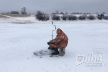 Рейд сотрудников МЧС по местам массового выхода рыбаков на лед в Нижнем Новгороде