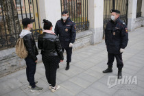 QR-коды проверили полицейские у жителей Нижнего Новгорода