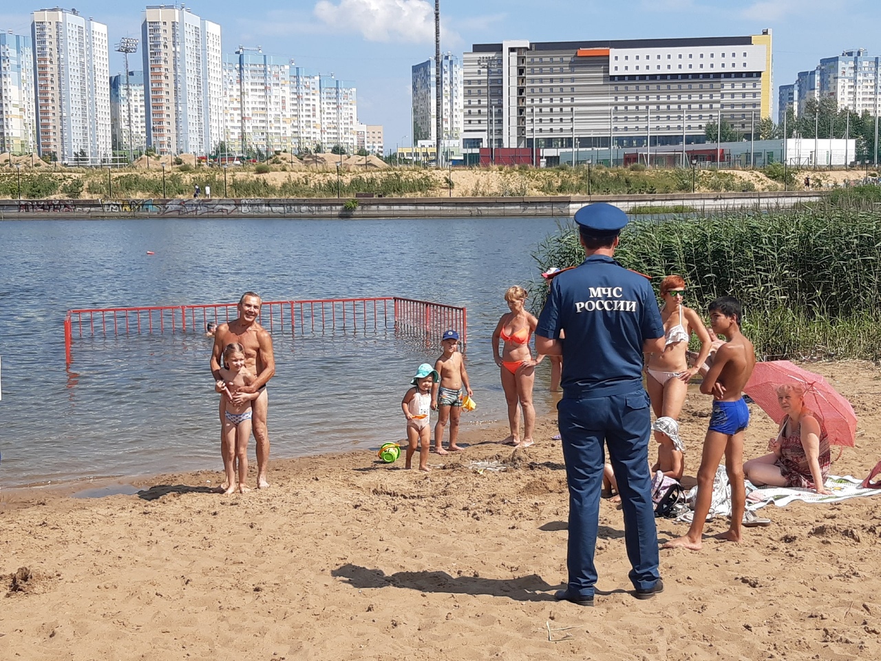 Сотрудники МЧС научили нижегородцев, как спасать утопающих Новости Нижнего  Новгорода